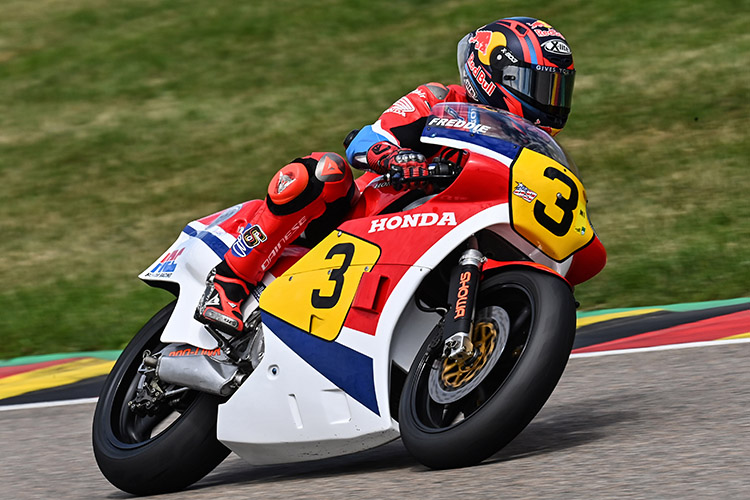 Exklusiv: Stefan Bradl Auf Freddie Spencers WM-Honda / MotoGP ...