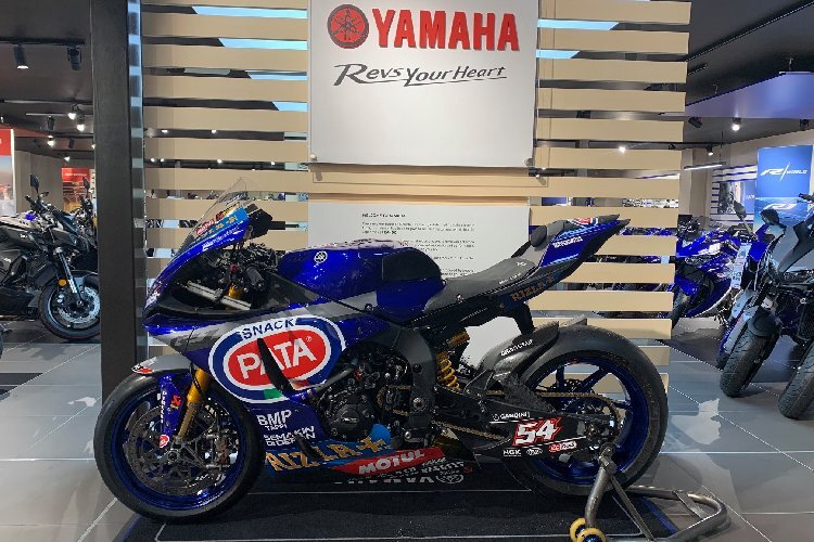 Eine Pata Yamaha ist bei Crescent Moto ausgestellt