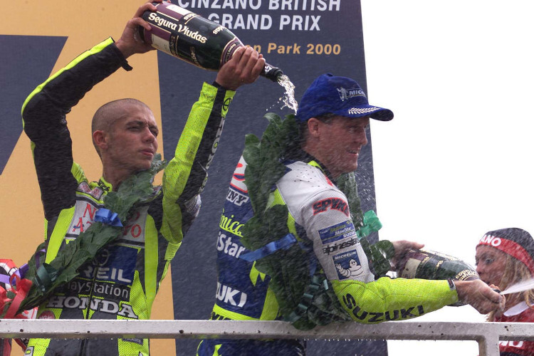 Rossi siegte 2000 in Donington vor Kenny Roberts jr.