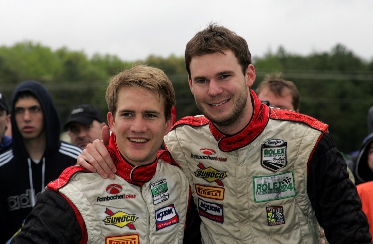 Dirk Werner und Leh Keen freuen sich über die GT-Pole