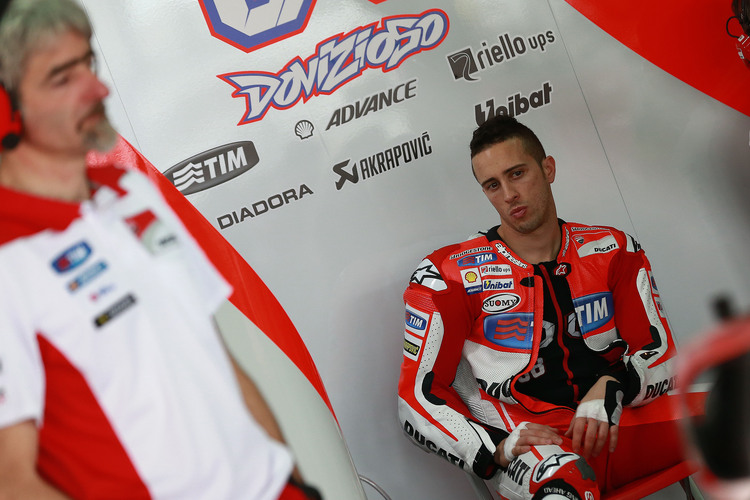 Andrea Dovizioso ist die Nummer 1 bei Ducati, links General Manager Gigi Dall'Igna