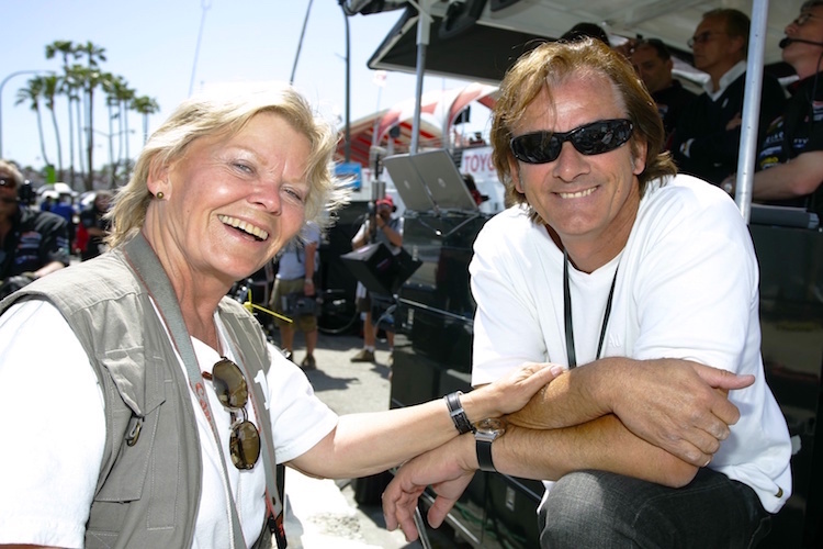 Jutta Fausel 2007 in Long Beach mit Indy-500-Sieger Arie Luyendyk