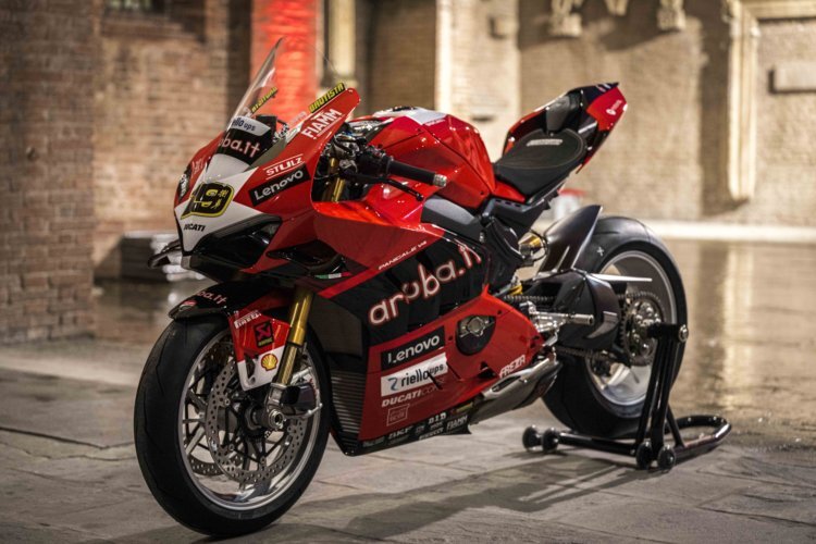 Bildhübsch und kostspielig: Replika der Bautista-Ducati 