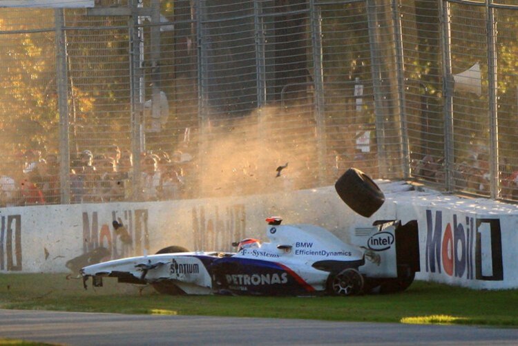 Kubicas Abgang nach Crash mit Vettel