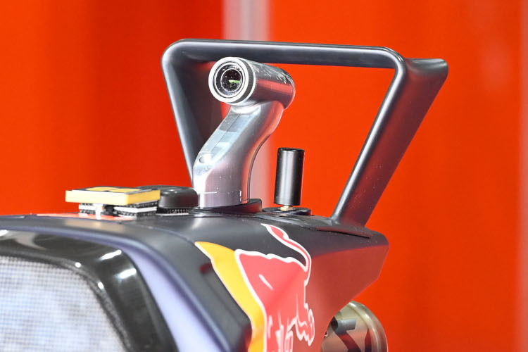 An der Red Bull-KTM wird die Onboard-Kamera vom Heck-Spoiler umrahmt