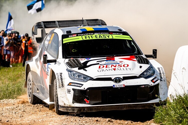 Ein Start in der Topklasse der Rallye-Weltmeisterschaft und in Estland prompt zum Sieg: Oliver Solberg