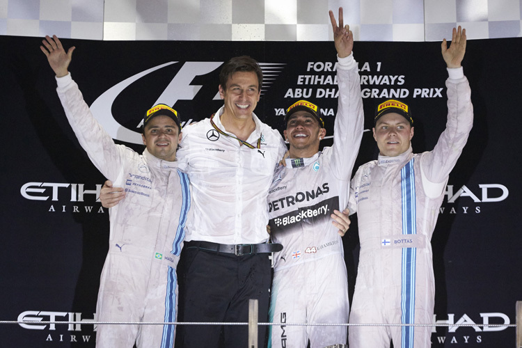 WM-Finale 2014: Beide Williams-Piloten zusammen mit Weltmeister Hamilton auf dem Siegerpodest von Abu Dhabi