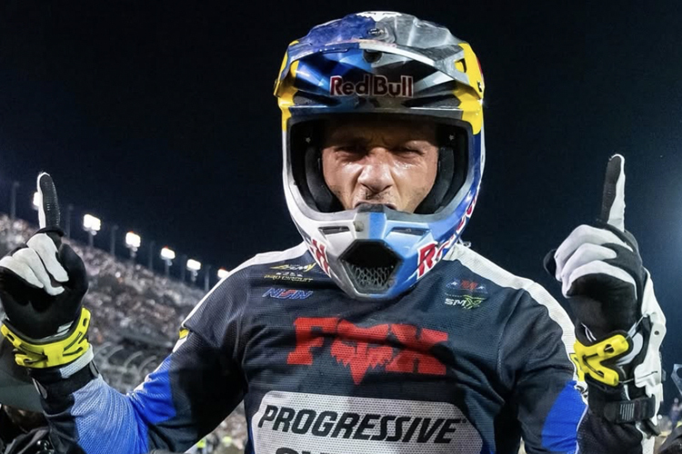 Ken Roczen vor der gewaltigen Zuschauerkulisse in Daytona