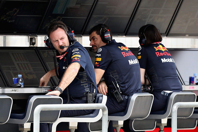 Christian Horner am Kommandostand von Red Bull Racing