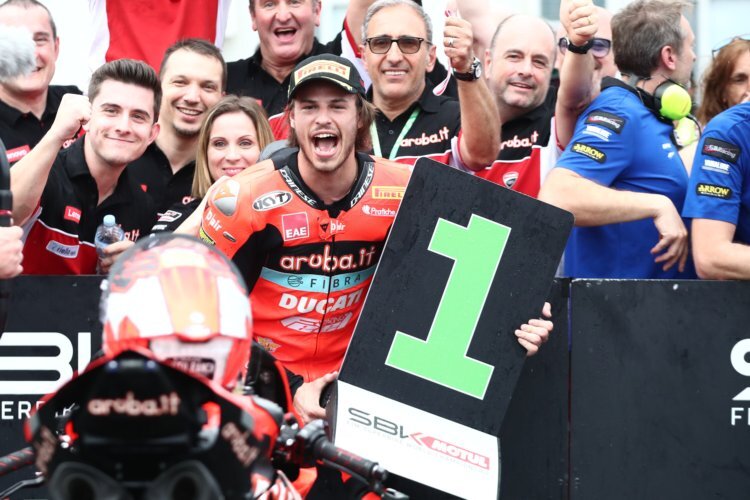Le pilote Ducati Nicolo Bulega est le leader du championnat du monde avec 50 points