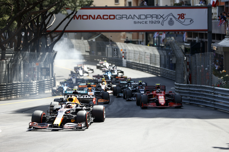 Max Verstappen ging in Monaco gleich beim Start in Führung und sicherte sich seinen ersten Sieg im Fürstentum