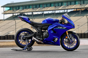 Yamaha entwickelte für die R7 ein Sportbike-Rennkit)