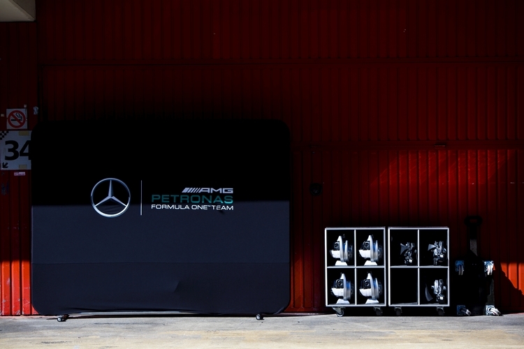Die Garage von Mercedes AMG