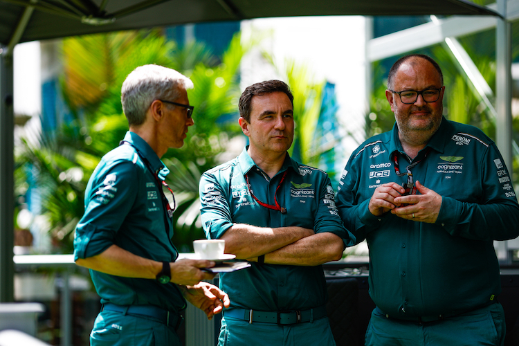 Aston Martin: Teamchef Mike Krack, Technikdirektor Dan Fallows und Tom McCullough, leitender Ingenieur