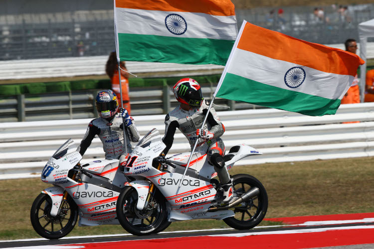 2016: Martin und Bagnaia hielten als Teamkollegen auf Mahindra die indische Flagge hoch