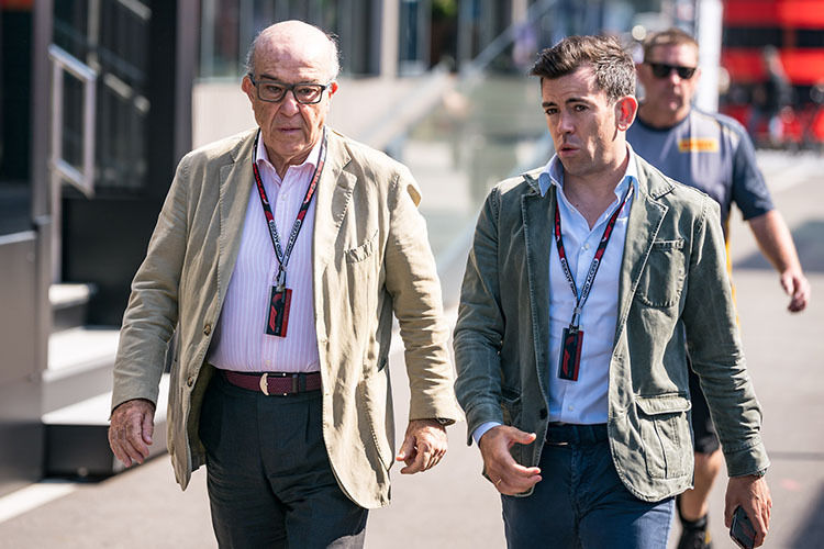 Carmelo Ezpeleta mit Sohn Carlos beim Formel-1-GP in Catalunya 2023