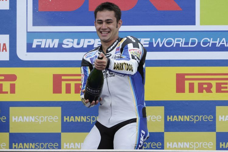 Leon Haslam feiert seinen ersten Sieg in der Superbike-WM