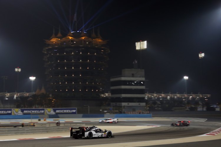 Auf dem Bahrain International Circuit fährt die FIA WEC bis in die Dunkelheit
