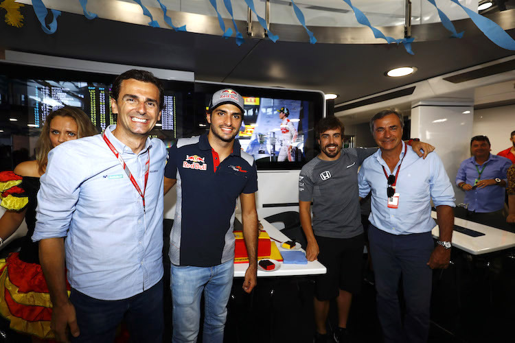 Pedro de la Rosa (links) mit Carlos Sainz junior, Fernando Alonso und Carlos Sainz senior