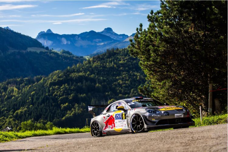 Der neunfache Weltmeister Sébastien Loeb kann auch Heckantrieb: Mit der Alpine A110 Rallye GT