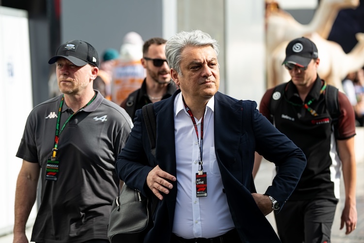 Renault-Konzernchef Luca De Meo stellt klar: Renault will das Alpine-Team nicht verkaufen