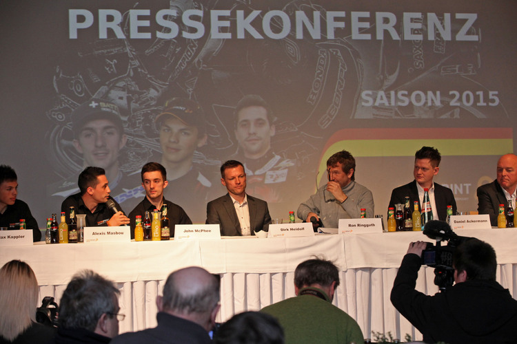 Kappler, Masbou, McPhee, Heidolf, Rigguth und Ackermann bei der Pressekonferenz am Sachsenring