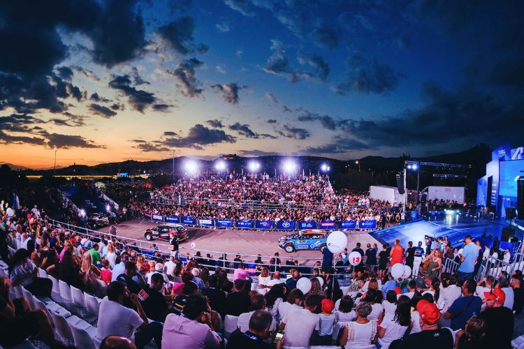 Athen Super Special Stage: Ein Höhepunkt der Rallye Griechenland