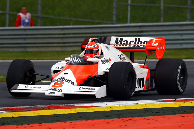 Niki Lauda beim Legendenrennen am Red Bull Ring in seinem alten McLaren