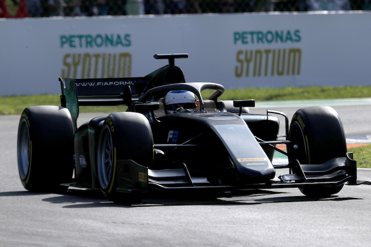 Jean Alesi durfte die neuen Reifen am F2-Renner für 2020 testen 