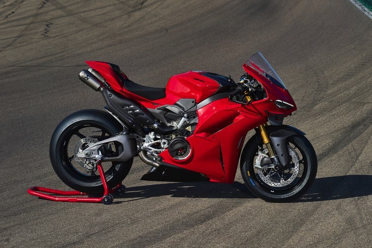 Barni-Racing-Neue-Ducati-V4-schon-2025-im-Einsatz