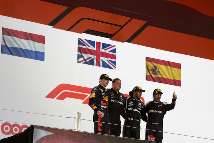 Verstappen, Hamilton und Alonso in Katar 2021