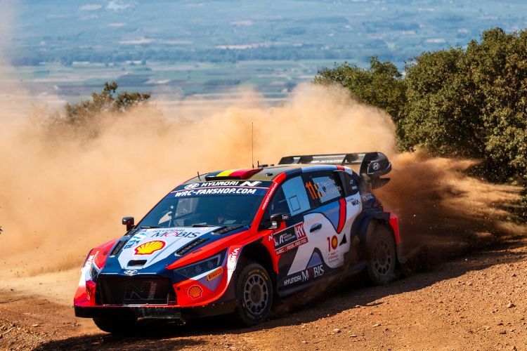 Akropolis-Rallye mit Schotterterrain: Neuville mag Asphalt lieber