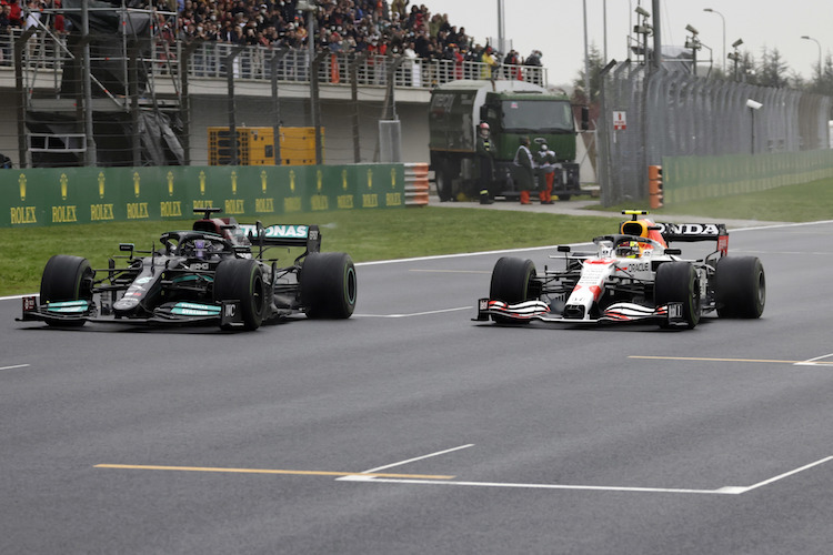 Lewis Hamilton gegen Sergio Pérez