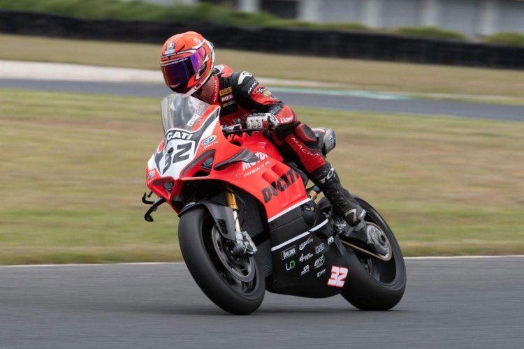 Oli Bayliss wird bald sein Debüt in der ASBK auf der Ducati Panigale V4R geben