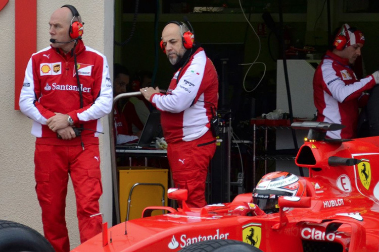 Jock Clear (links) an der Ferrari-Box in Le Castellet