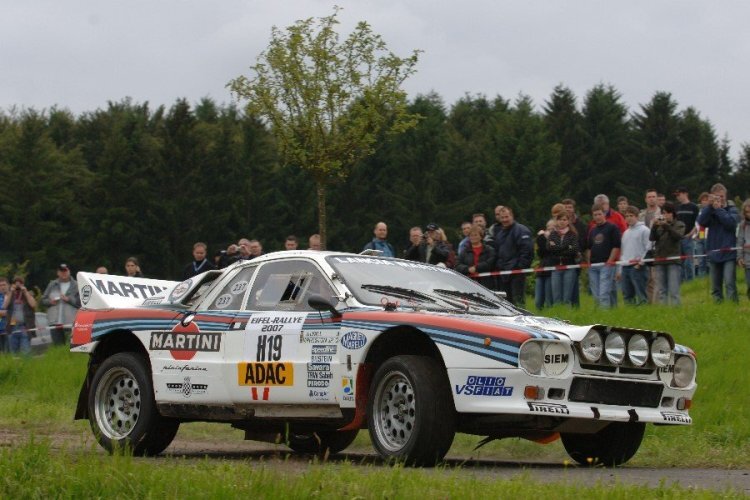 Armin Schwarz bringt seinen Lancia rally 037 in die Eifel