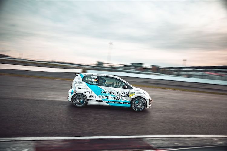 Cedric Fuchs gewann beide Rennen und den Titel im ADAC Tourenwagen Junior Cup