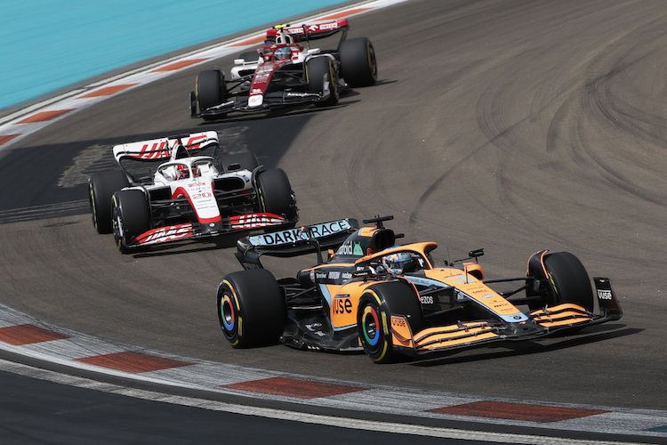 Ricciardo vor Magnussen
