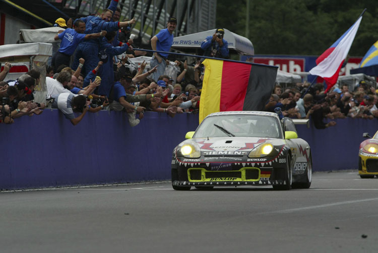 Überraschung: Porsche schlägt in Spa die starke GT1-Konkurrenz