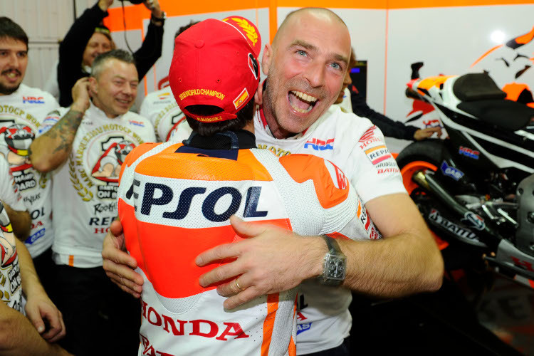 Livio Suppo bejubelt den ersten MotoGP-Titel von Marc Márquez 2013