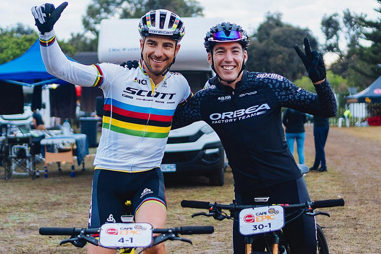 Nino Schurter und Aleix Espargaró beim Mountainbike-Rennen «Cape Epic»