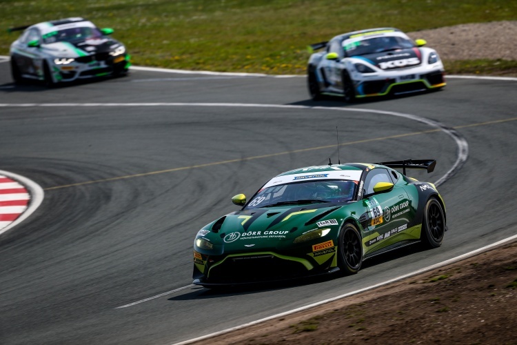 British Racing Green in der ADAC GT4 Germany: Der Aston Martin Vantage GT4 von Dörr Motorsport