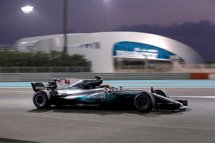 Auch Lewis Hamilton rückte beim wichtigen Abu Dhabi-Reifentest nach dem Saisonfinale 2017 aus