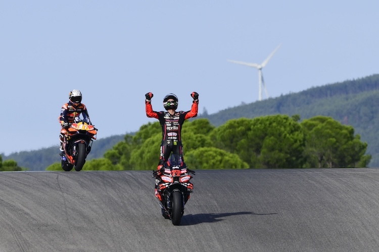 Marco Bezzecchi gewinnt das Rennen