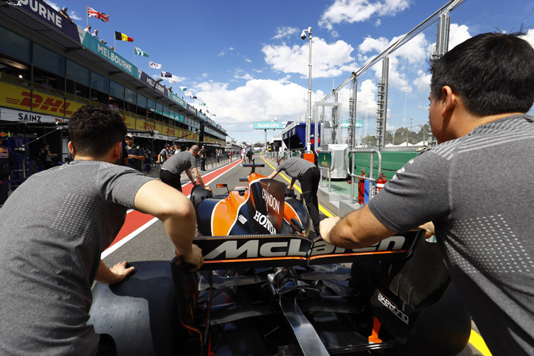 Arbeitskräfte gesucht: Das McLaren-Honda-Team erlebte in Melbourne einen erwartungsgemäss schwierigen Auftakt