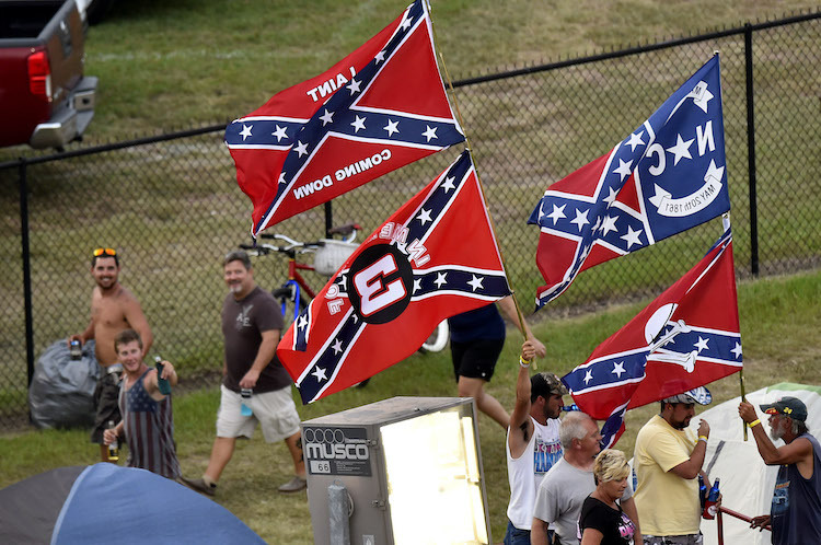 NASCAR verbietet die Konföderierten-Flagge