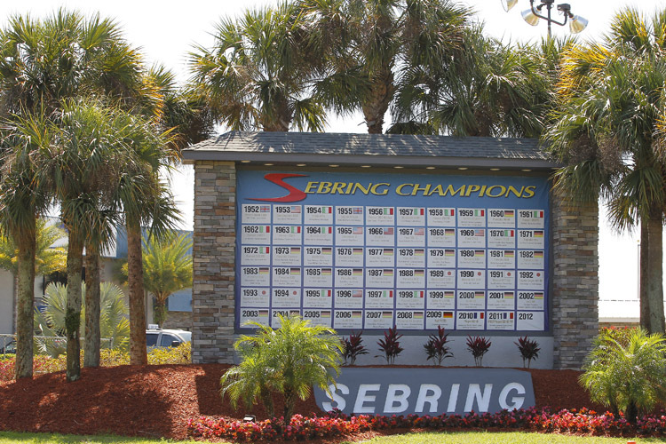 Wall of Champions am Eingang von Sebring