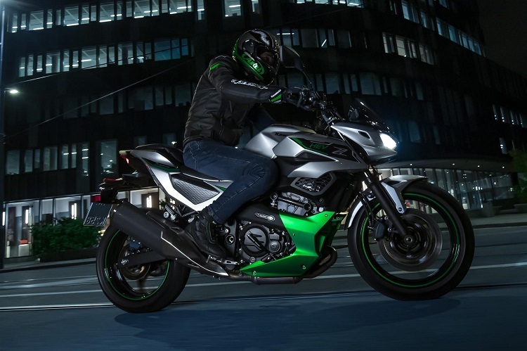 Spätabends geräuschlos durchs Wohnquartier: Kawasaki Z7 Hybrid