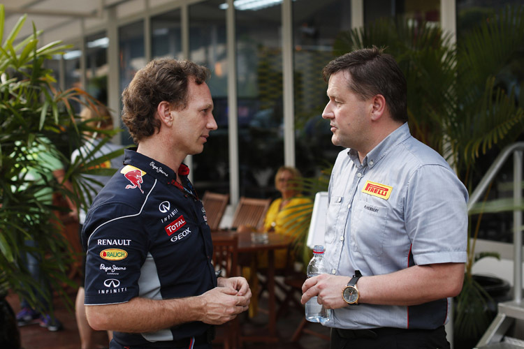 Reifen-Sorgen: Christian Horner diskutiert mit Pirellis Motorsport-Direktor Paul Hembery