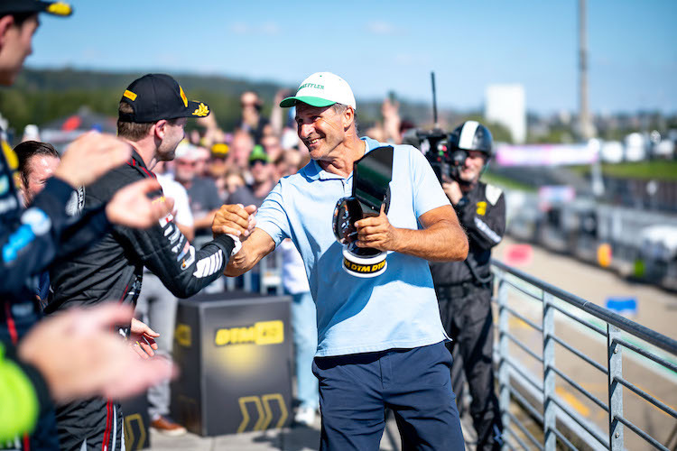 Diskus-Legende Lars Riedel besuchte die DTM am Sachsenring